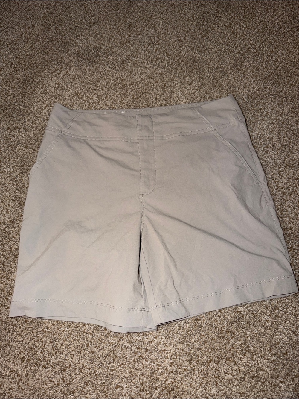 Columbia Women's Light Beige Outdoor Shorts Size 4